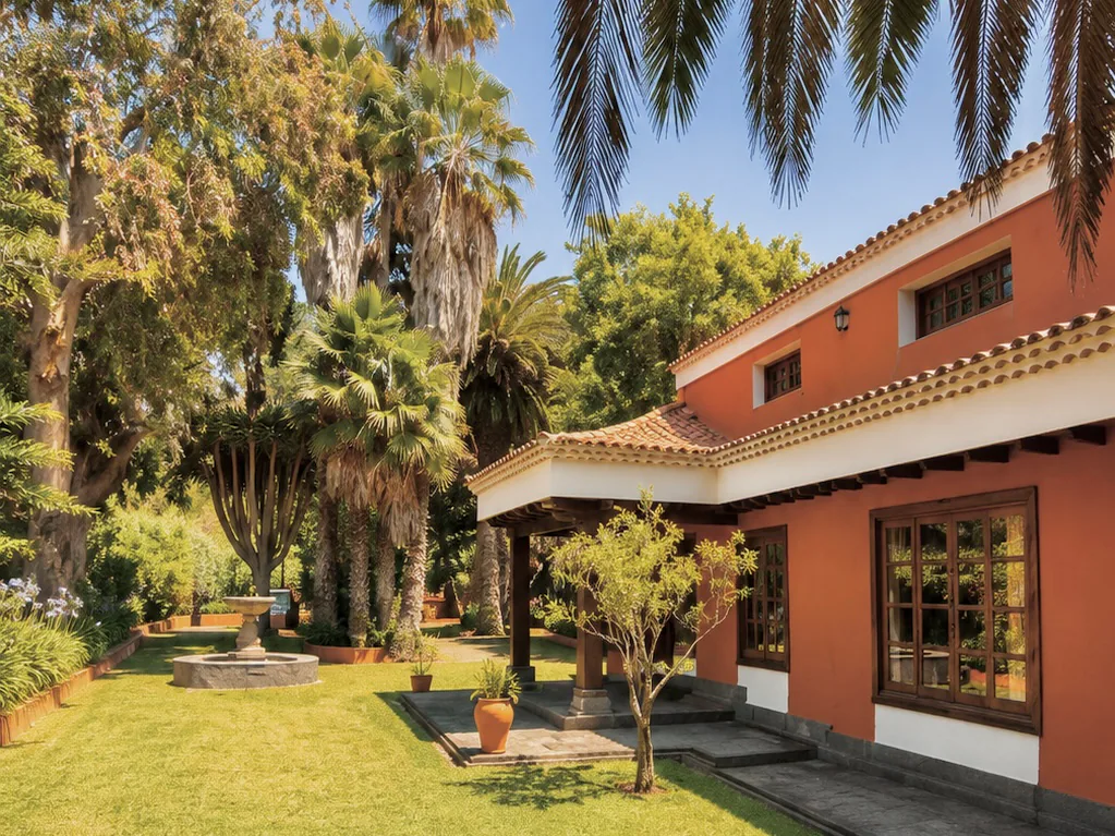 Jardín y exterior de Bio Wellness Tenerife